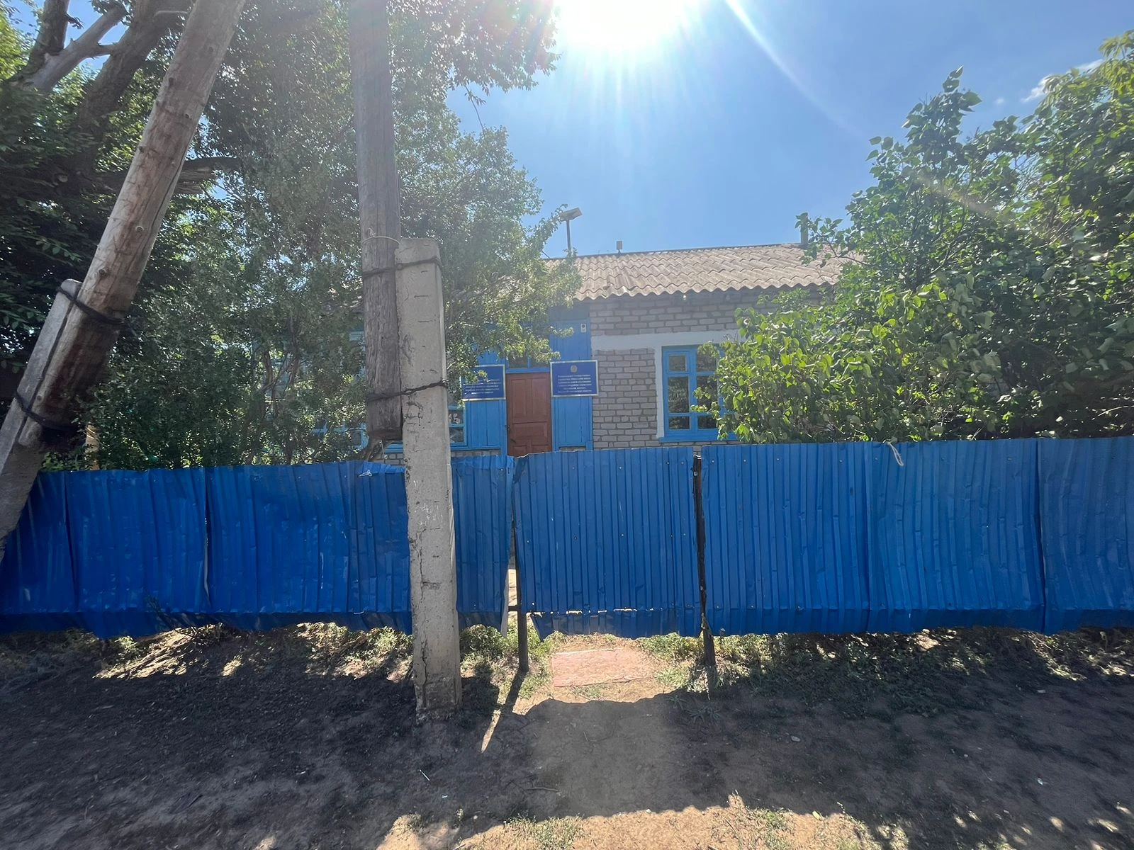 «Балаларымызды мектепке жібермейміз»: БҚО-да ауыл тұрғындары жаңа мектеп салып беруді талап етуде